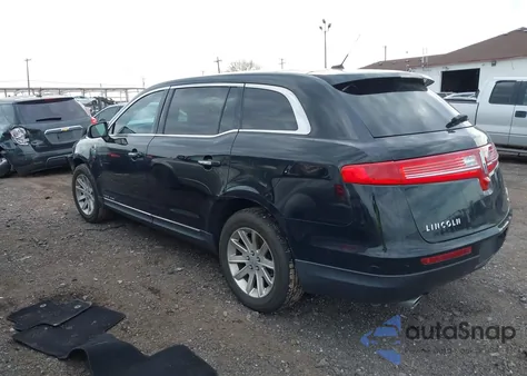 2017 Lincoln Mkt Livery z USA, uszkodzony, nr VIN 2LMHJ5NK9HBL00413